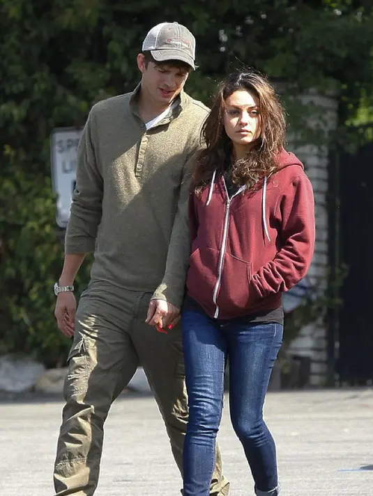 "Hal yang membuatku kesal adalah ketika orangtua dan kakek-nenekku terkadang menjadi bingung," jelas Mila. (instagram/_mila_kunis_)