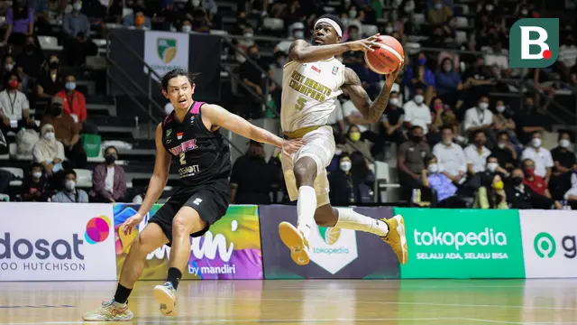 Foto: West Bandits Combiphar Solo Menangkan Laga Panas Melawan Rans PIK Basketball dengan Skor Telak