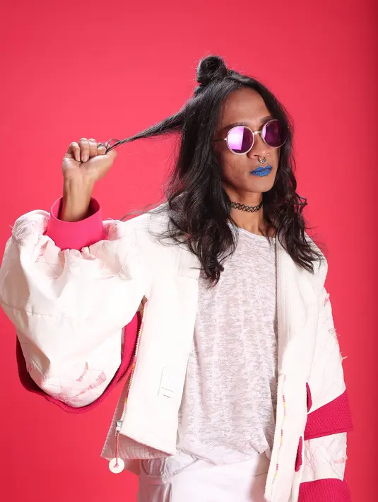 "Saya lihat dia (Evelyn) sekarang sudah baik-baik saja ya, sudah bahagia menjalani kehidupan yang sekarang," kata Aming usai menjalani sidang di Pengadilan Agama Jakarta Selatan, Jumat (19/5/2017). (Bambang E. Ros/Bintang.com)