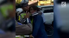 Seorang pelaku residivis curanmor di kawasan Tembakan Surabaya, berhasil dibekuk Satlantas Polsek Bubutan Surabaya saat mengatur lalulintas di kawasan Dupak Surabaya.