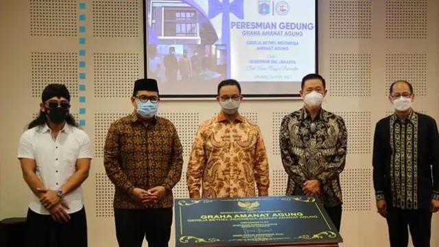 Gubernur DKI Jakarta Anies Baswedan meresmikan enovasi Gereja Bethel Indonesia (GBI) Amanat Agung, Penjaringan, Jakarta Utara pada Kamis (29/4/2021).