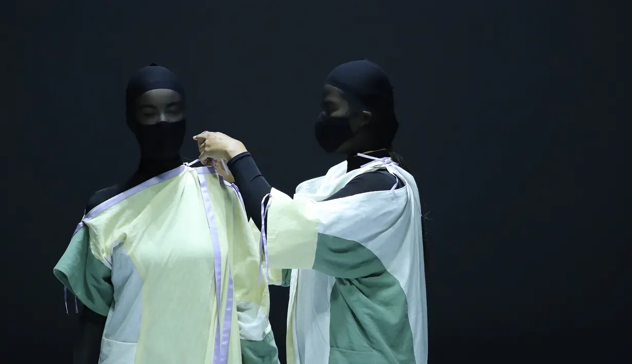 Koleksi womenswear yang diangkat memiliki sentuhan khas bergaya Parisian, kenyamanan ala Bali hingga keanggunan kimono asal Jepang.  (Foto: JFW/ Bobo Firmansyah)