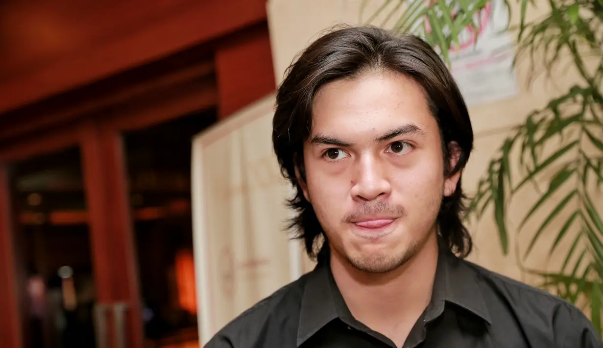 Pemeran kelahiran Singaraja, 20 tahun silam itu mengaku mudik satu hari menjelang Lebaran tiba. Tidak lama liburan, ia akan kembali melanjutkan promo film yang akan diputar serentak dibioskop pada 5 Juli mendatang. (Adrian Putra/Bintang.com)