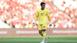 Kiper Timnas Indonesia, Ernando Ari Sutaryadi saat menghadapi Irak pada laga Grup F putaran kedua Kualifikasi Piala Dunia 2026 zona Asia di Stadion Utama Gelora Bung Karno (SUGBK), Senayan, Jakarta, Kamis (6/6/2024). (Bola.com/M Iqbal Ichsan)