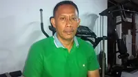 Rekan seangkatan Ibnu Grahan di Persebaya, Putut Wijanarko, jadi asisten pelatih di Surabaya United menggantikan Tony Ho. (Bola.com/Zaidan Nazarul)