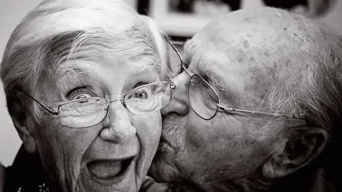 [Bintang] Negara-Negara dengan Penduduk yang Berumur Panjang