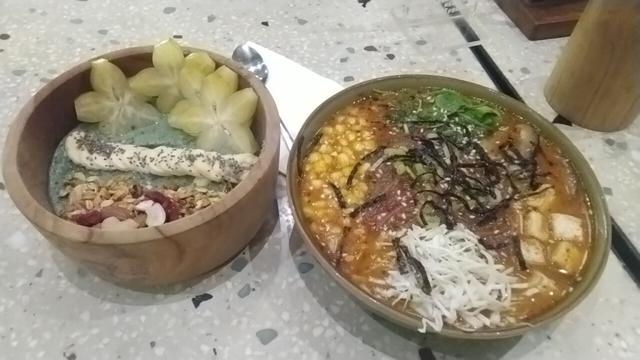 Burgreens Signature Bowl dan Vegan Ramen, dua menu di Restoran Vegetarian di Burgreens