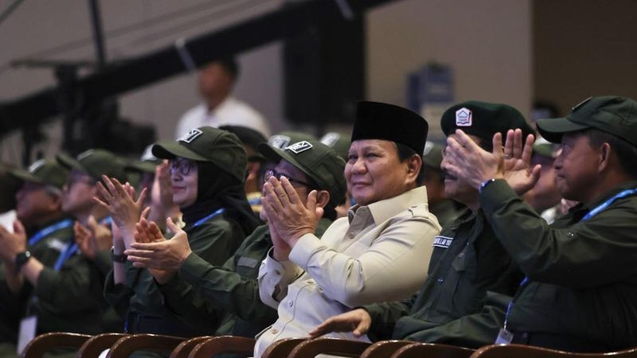 Kisah Haru Siswi SMP: 'Prabowo Bawa Hidupku dari Gelap ke Terang' Berkat Program Sekolah Rakyat