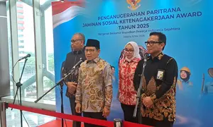 Menko Bidang Pembangunan Masyarakat, Muhaimin Iskandar saat acara Anugerah Paritrana Award 2026, di Plaza BPJamsostek, Jakarta, Jumat (8/5/2026). (Foto: Liputan6.com/Arief RH)