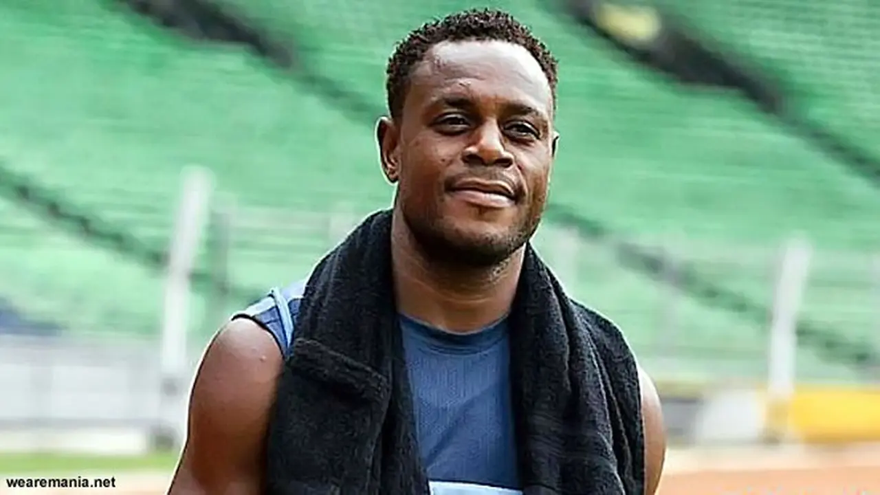 victor-igbonefo-130801b.jpg