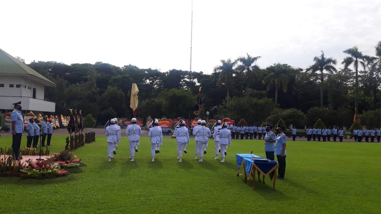 Kepala Staf Angkatan Udara (KSAU) Marsekal TNI Fadjar Prasetyo memimpin jalannya apel likuidasi Kohanudnas, peresmian Koopsudnas dan pelantikan Pangkoopsudnas, Jumat (28/1/2022) (Liputan6.com / Muhammad Radityo Priyasmoro)