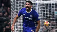 Striker Chelsea, Diego Costa, merayakan gol yang dicetaknya ke gawang Stoke City pada laga Liga Inggris di Stadion Stamford Bridge, Inggris, Sabtu (31/12/2016). (Reuters/Eddie Keogh)