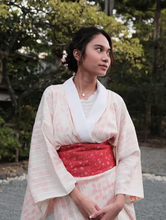 <p>[Instagram/azizahsalsha_]</p>