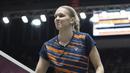 Ganda putri Jerman, Linda Efler, tersenyum saat melawan ganda Malaysia pada Indonesia Masters 2019 di Istora Senayan, Jakarta, Selasa (22/1). Seidel / Efler gagal lolos ke babak kedua. (Bola.com/M. Iqbal Ichsan)