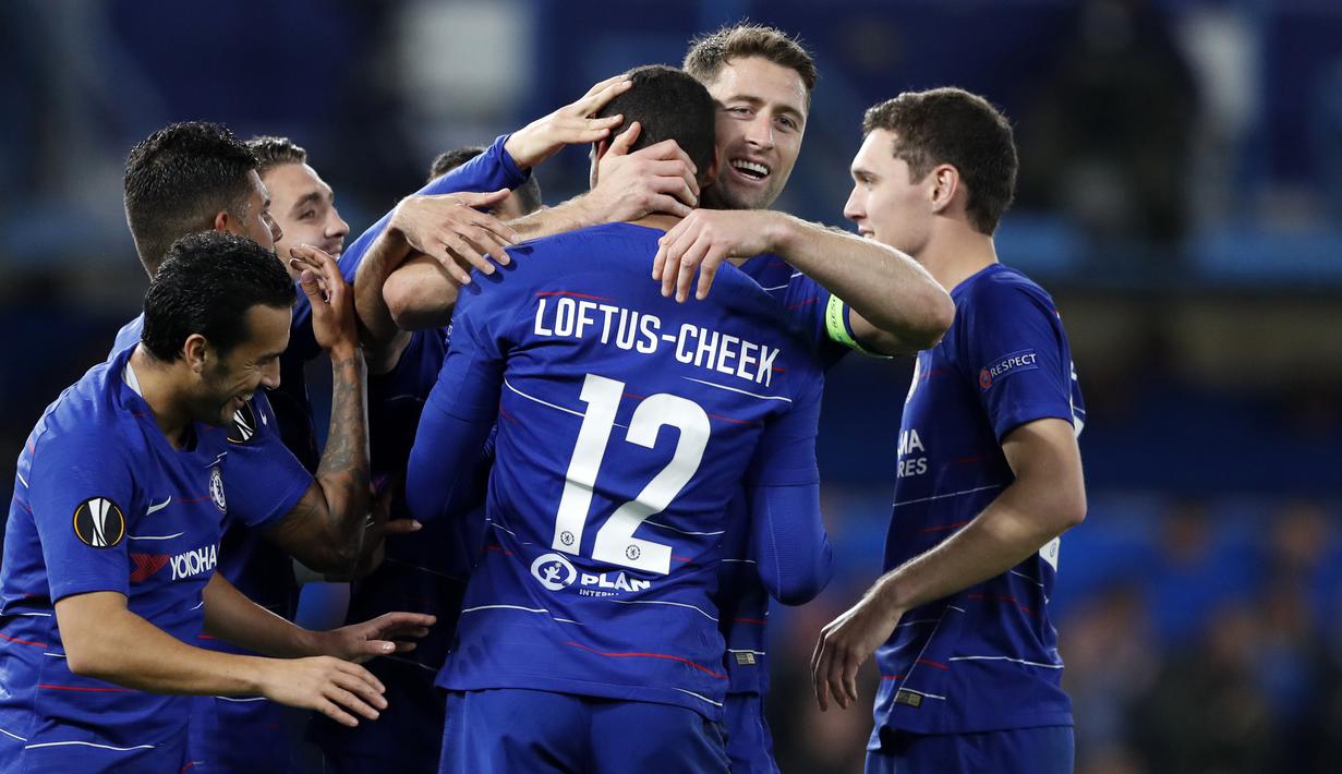 3. Chelsea - The Blues memang terkenal sebagai klub yang sering mengirim banyak pemain dengan status pinjaman. Total 41 pemain Chelsea tersebar di klub Eropa. (AP/Alastair Grant)