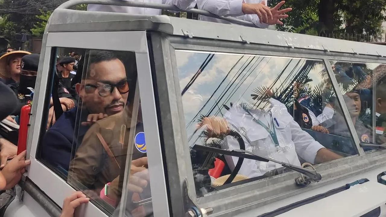 Sementara, Sahroni sendiri tidak masuk dalam jajaran Timnas AMIN. Ia mengaku ada tugas khusus untuk menggarap DKI Jakarta.<br>