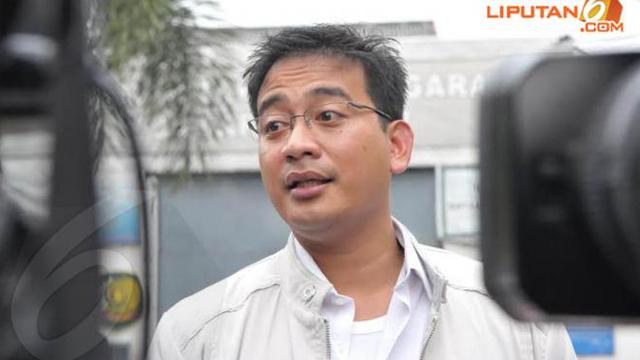 Profil Raden Brotoseno Menikah Dengan Angelina Sondakh Hingga Pacari Tata Janeeta Showbiz Liputan6 Com