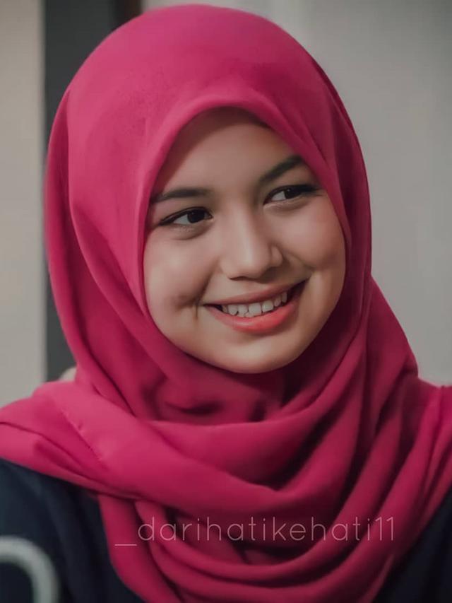 6 Potret Saskia Chadwick Pemeran Santi Dari Jendela Smp Berhijab Bikin Pangling Hot Liputan6 Com