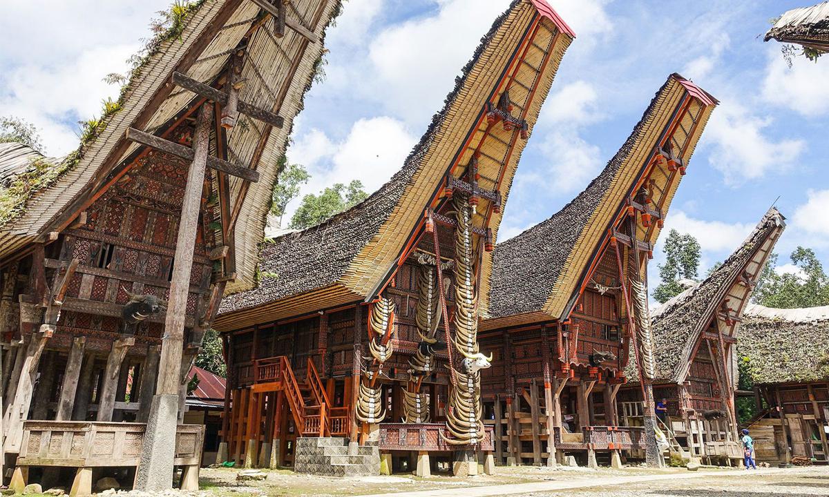 ilustrasi tempat wisata di Tana Toraja, Sulawesi Selatan