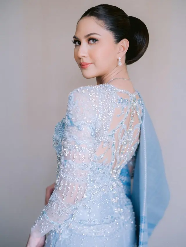 Adu Gaya Jessica Mila dan Chen Giovani Saat Pertunangan Adat Batak Sebelum Dinikahi Anak Pengacara