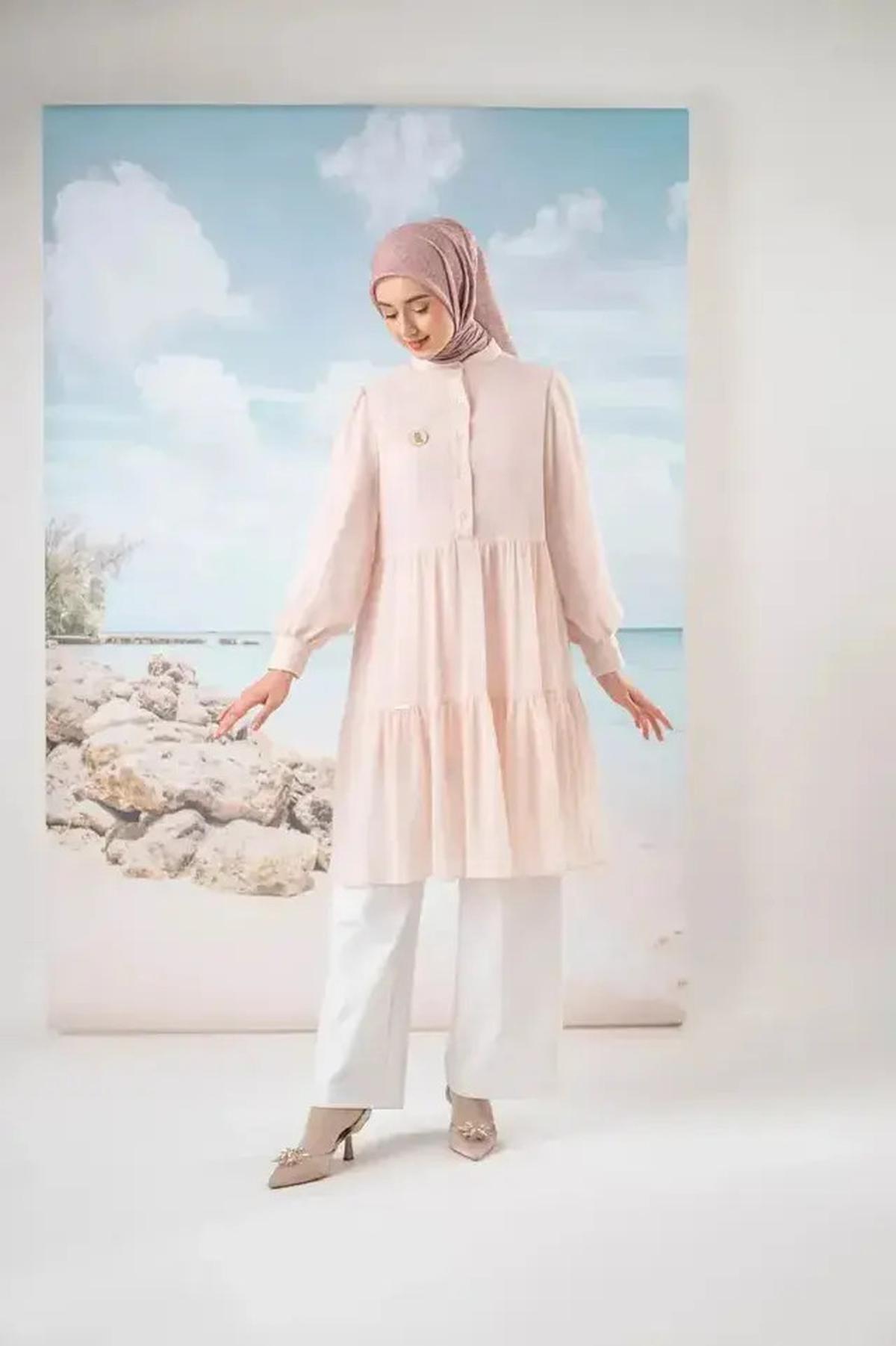 7 Model Baju Tunik Terbaru 2025 untuk Wanita Berhijab, Tampil Modis dan Anggun