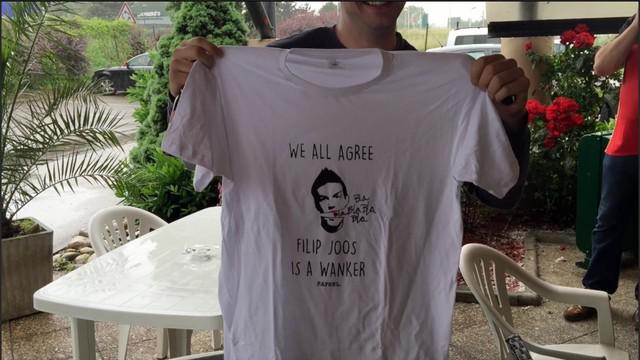 Ekin Gabriel, koresponden bola.com merekam aktifitas di tempat ia menginap di Lyon bersamaan dengan tempat menginap fans Belgia