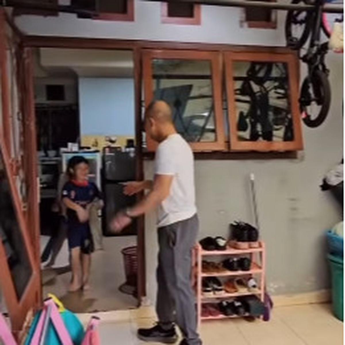 Awalnya Dikasih Siomay, Momen Jenderal Polisi Beri Hadiah Istimewa buat Sahabat Kecil di Komplek