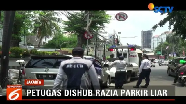 Protes yang terjadi antara pemilik kendaraan dengan petugas saat berlangsungnya razia parkir liar di tepi dan bahu jalan memang kerap terjadi.