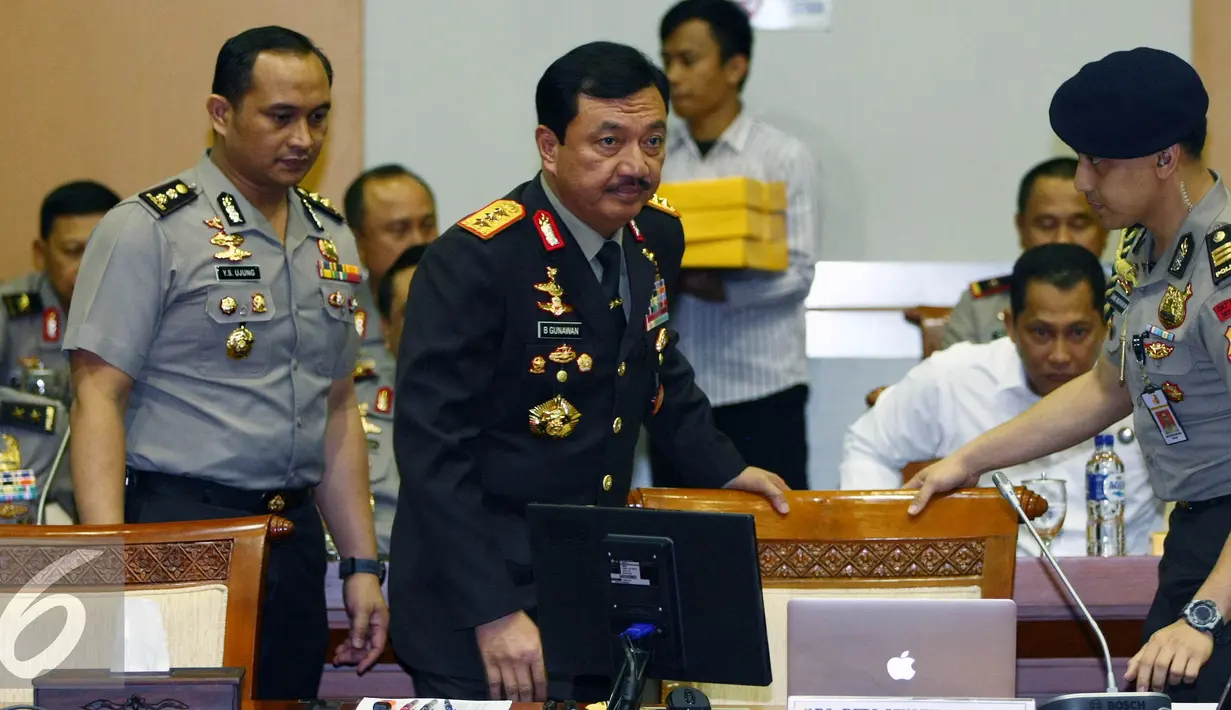 Komjen Pol Budi Gunawan saat menghadiri uji kepatutan dan kelayakan sebagai calon Kepala BIN, dengan Komisi I DPR, di Jakarta, Rabu (7/9). Budi Gunawan merupakan Calon tunggal yang di tunjuk oleh Jokowi sebagai Kepala BIN. (Liputan6.com/Johan Tallo)