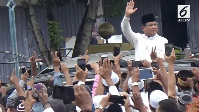 Calon Presiden Prabowo Subianto berkampanye di Maluku. Ia menemui sejumlah tokoh agama dan membicarakan Pancasila.