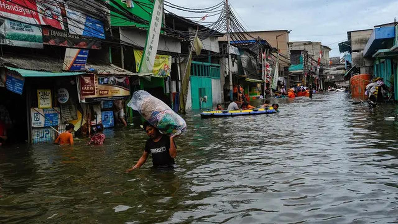 Akibat Hujan Deras, Sejumlah Wilayah di Jakarta Waspada Banjir