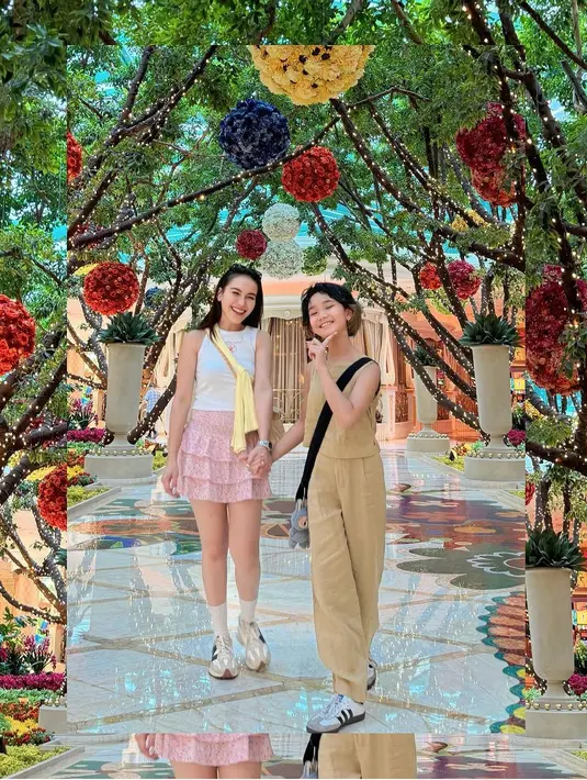 Tampilan yang fresh dan manis diciptakan Ayu Ting Ting saat liburan ke Amerika. Ibu satu anak itu terlihat lebih youthful dengan padu padan tanktop putih dan tiered mini skirt warna pink pastel. [@shandyaulia].