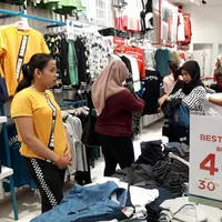 Brand fashion lokal Hammer merilis koleksi akhir tahun di gerai terbarunya di Supermal Karawaci, Tangerang