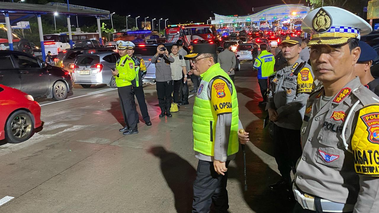 Strategi Polda Lampung Urai Penumpukan Kendaraan Pemudik di Pelabuhan Bakauheni, Colek Polisi Banten