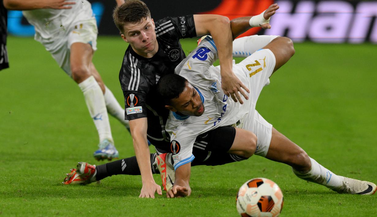 Ajax tetap mendekam di dasar klasemen dengan baru mengoleksi dua poin dari lima laga. (Nicolas TUCAT / AFP)