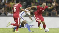 Bek Indonesia, Ricky Fajrin, saat pertandingan melawan Malaysia pada laga semifinal Sea Games 2017 di Stadion Shah Alam, Selangor, Sabtu (26/8/2017). Malaysia menang 1-0 atas Indonesia. (Bola.com/Vitalis Yogi Trisna)