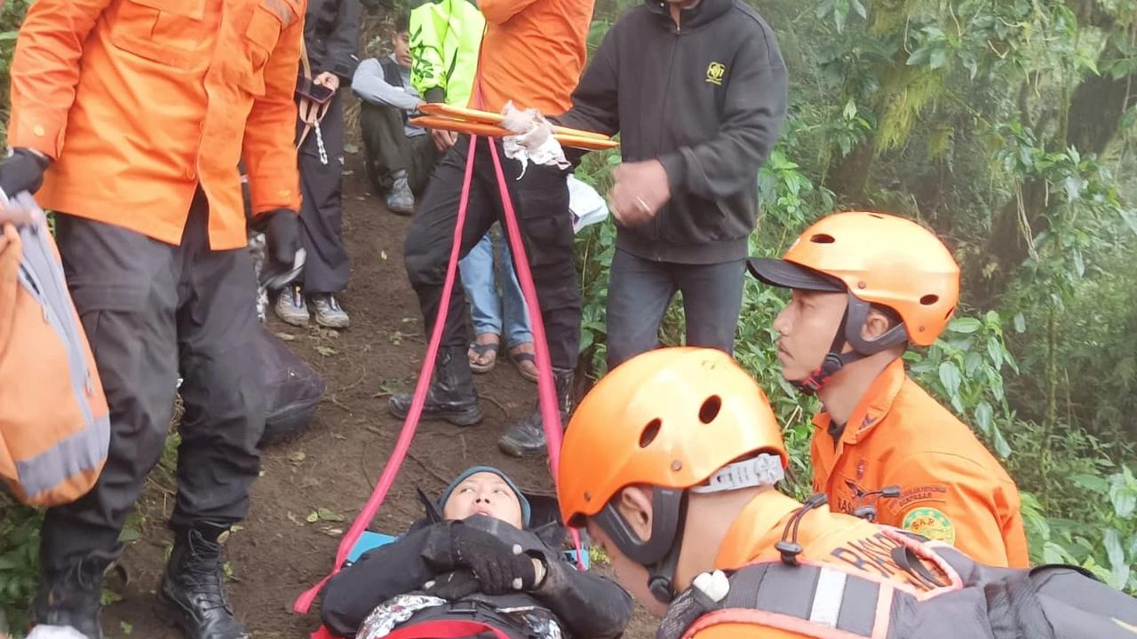 Pendaki di Gunung Abang Bali Alami Patah Kaki, Tim SAR Lakukan Evakuasi