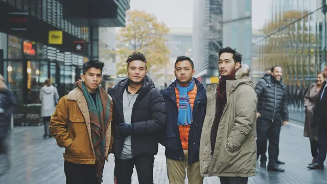 Band Govinda melakukan rekaman di Abbey Road Studios London.