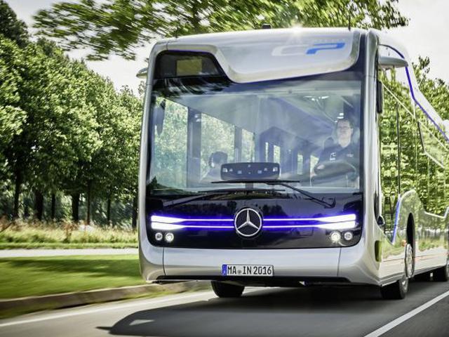 Bus Mercedes Benz Bisa Beroperasi Tanpa Sopir Otomotif Liputan6 Com