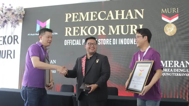 Merchandise BTS Asli di Pop-Up Store Raih Rekor Muri