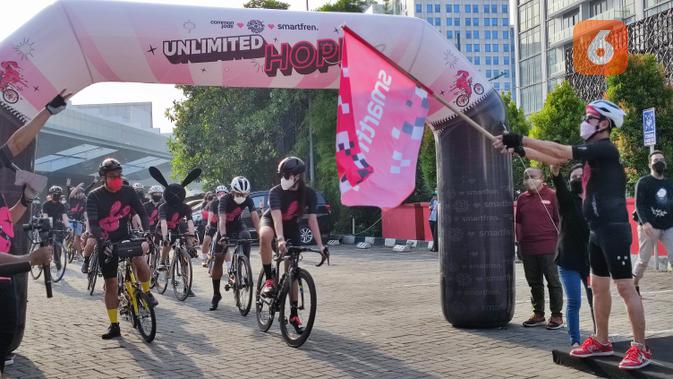 Smartfren Gelar Acara Gowes Bareng Bertajuk Unlimited Hope. (Liputan6.com/ Agustinus Mario Damar)