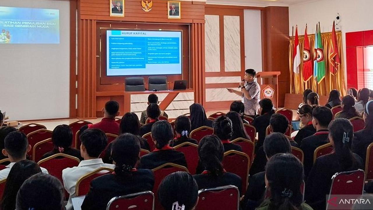 BBP NTT Fasilitasi Peningkatan Keterampilan Menulis Esai Generasi Muda