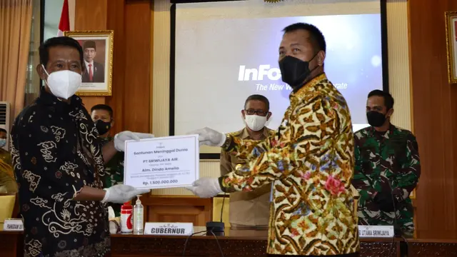 Ahli Waris 2 Korban Kecelakaan Pesawat Sriwijaya Air SJ 182 di Pontianak Terima Santunan