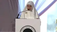 Sosok Kayla Nur Syahwa, Siswa Tuna Netra yang Baca Al-Quran di Depan Paus Fransiskus. (Dok: Komsos KWI&nbsp;https://www.youtube.com/live/VmHHM-vuCzo?si=RHcs3iAZLXm9WdCj)