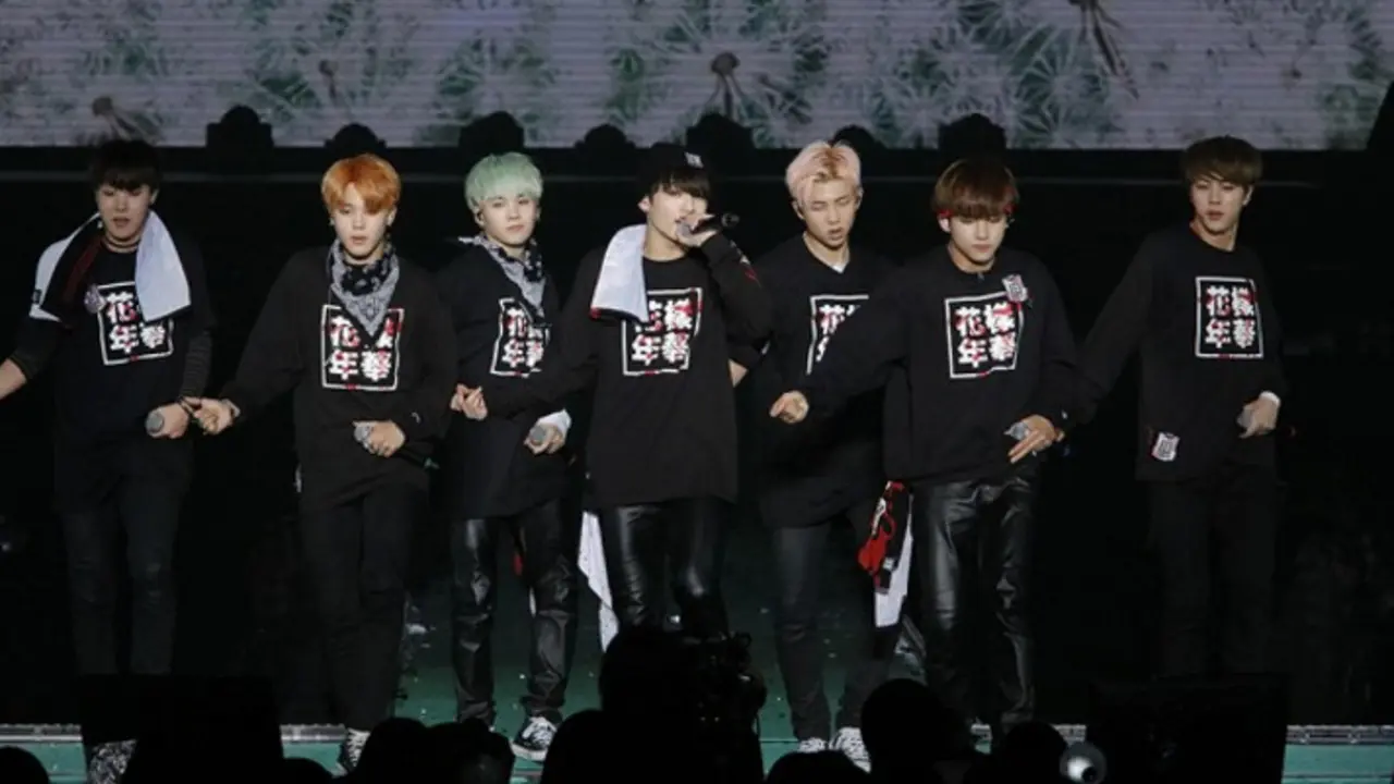 Bangtan Boys Sukses Gempur Jepang dengan Aksi Memukaunya