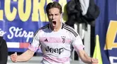 Pemain Juventus Kenan Yildiz melakukan selebrasi usai mencetak gol ke gawang Frosinone pada laga Liga Italia di Stadion Benito Stirpe, Sabtu (23/12/2023).  Gelandang muda Juventus, Kenan Yildiz, merespons baik kepercayaan Allegri.  (LaPresse melalui AP/Alfredo Falcone)