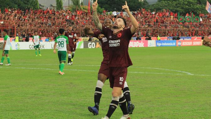 PSM Makassar finis di posisi kedua Liga 1 2018. (Bola.com/Abdi Satria)