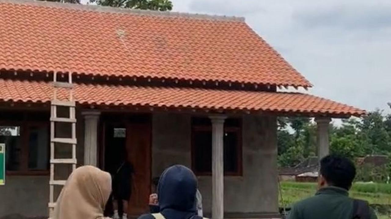 Sempat Viral karena Dibuatkan Rumah Baru untuk Posko, Ini yang Dilakukan Mahasiswa KKN Sebelum Pulang