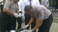 Ratusan polisi di Polresta Tangerang, Banten, jalani tes urine secara mendadak (Liputan6.com/Naomi Trisna)