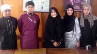 Bersama Teman Pengajian Umi Pipik Buat Yayasan Sahabat Surga